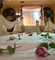 украшение свадебного зала цветами