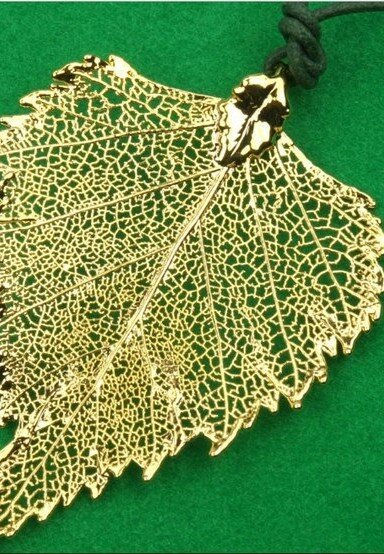 серьги из осенних листьев